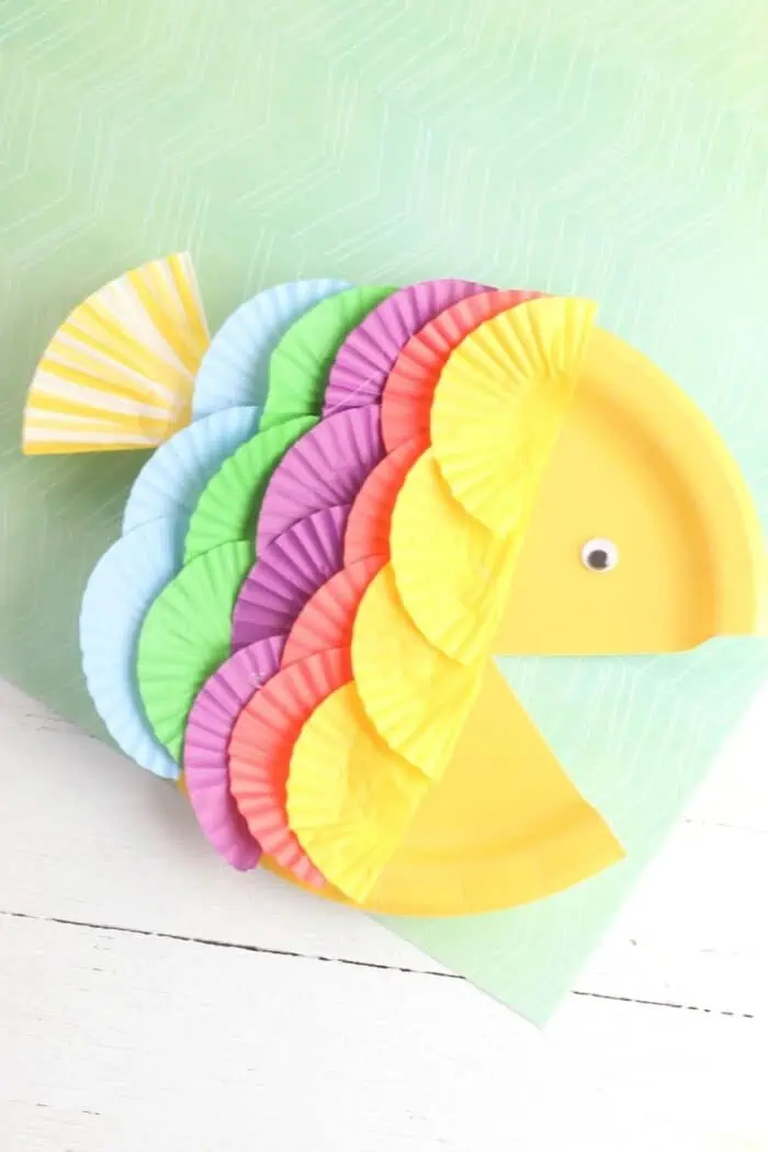 paper plate cupcake liner rainbow fish