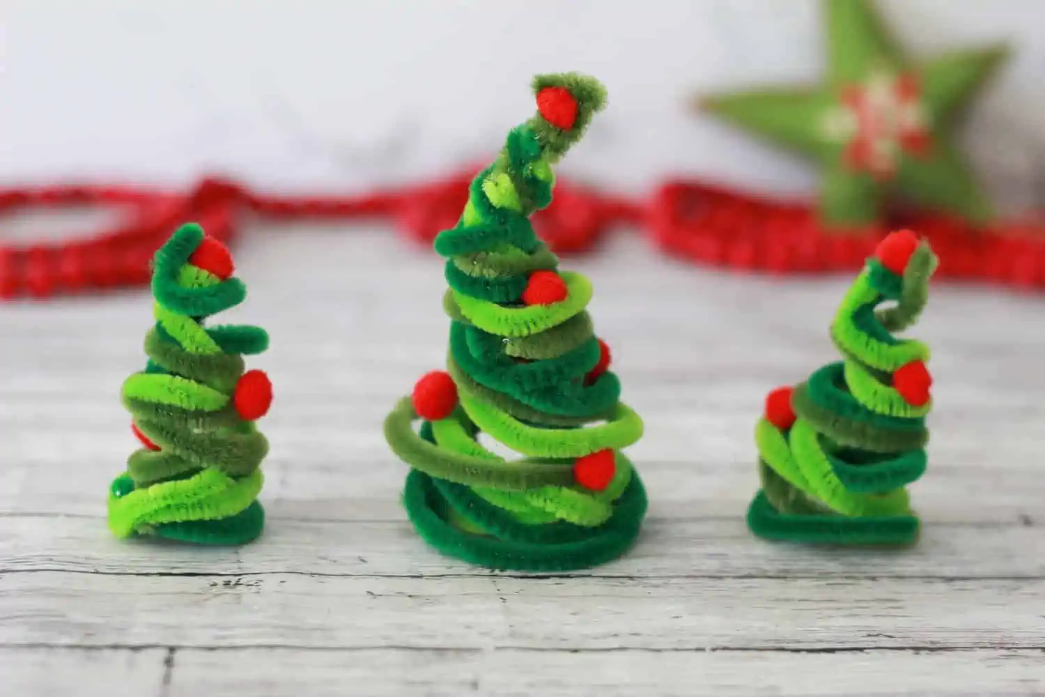 pipe cleaner Christmas trees