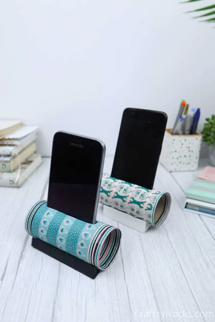 diy phone holder from toilet paper rolls